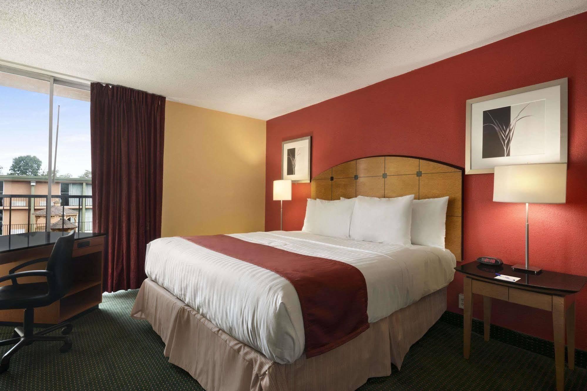 Baymont By Wyndham Salem Roanoke Area Hotel Buitenkant foto