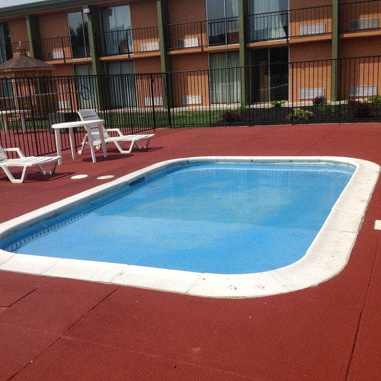 Baymont By Wyndham Salem Roanoke Area Hotel Buitenkant foto
