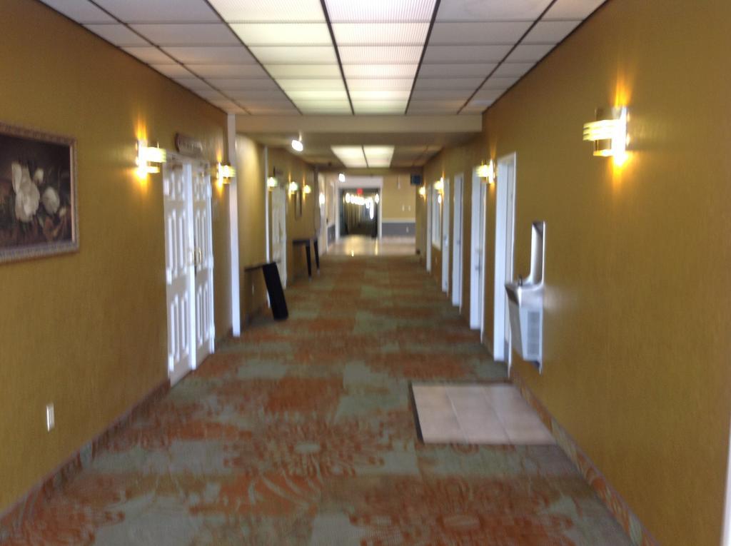 Baymont By Wyndham Salem Roanoke Area Hotel Buitenkant foto