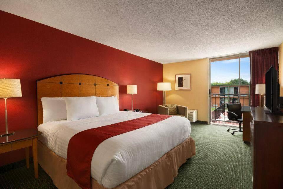 Baymont By Wyndham Salem Roanoke Area Hotel Buitenkant foto