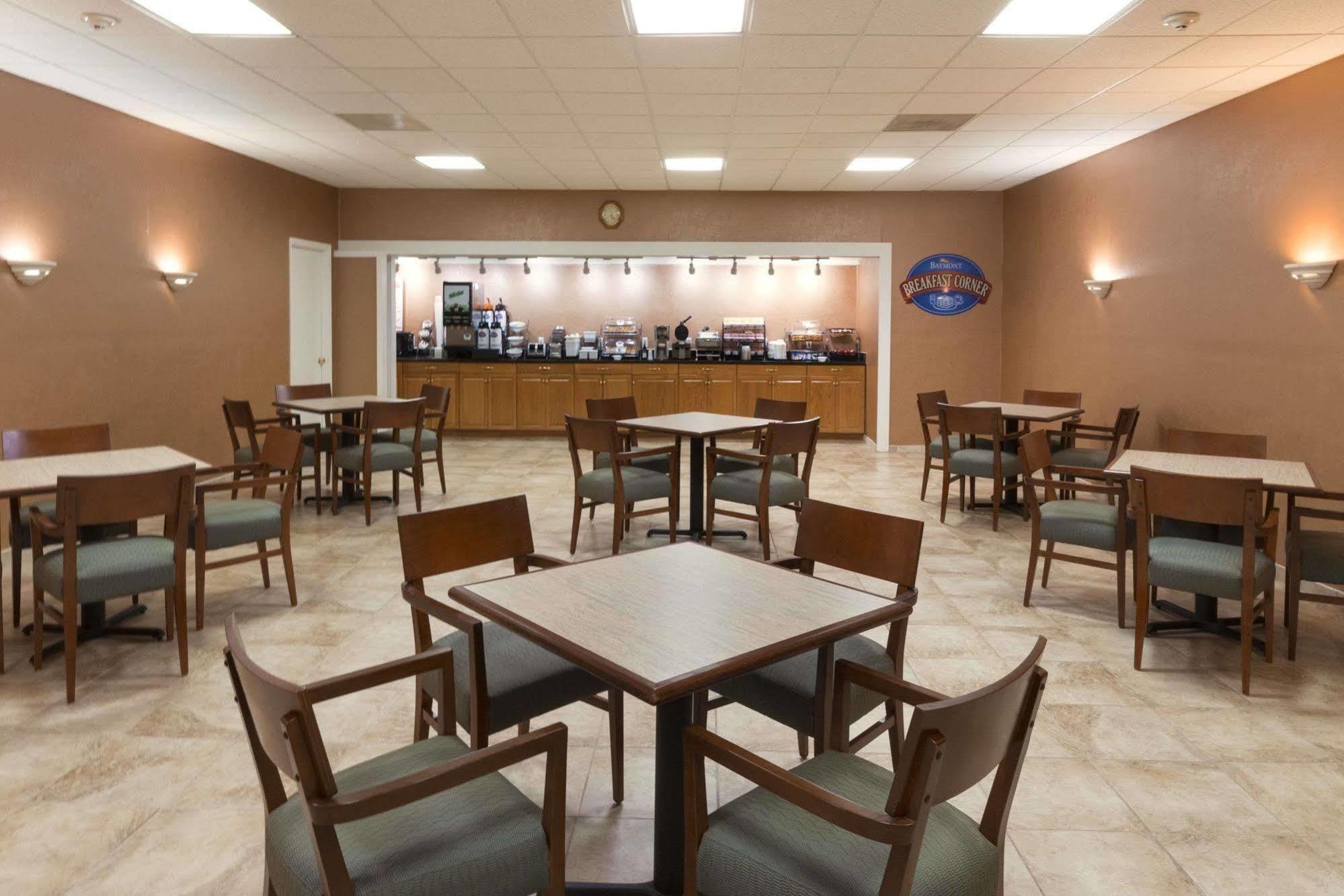 Baymont By Wyndham Salem Roanoke Area Hotel Buitenkant foto